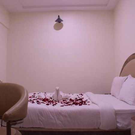 Hotel The Hills, Ambikapur Buitenkant foto