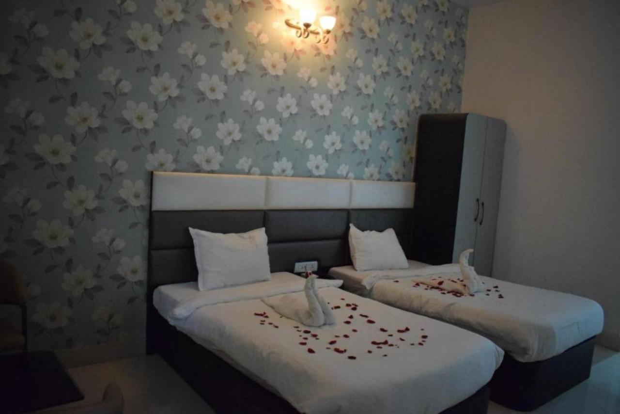 Hotel The Hills, Ambikapur Buitenkant foto