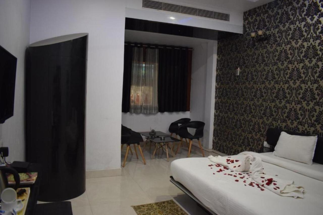 Hotel The Hills, Ambikapur Buitenkant foto